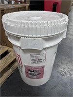 White 5Gal Bucket with Lid B50