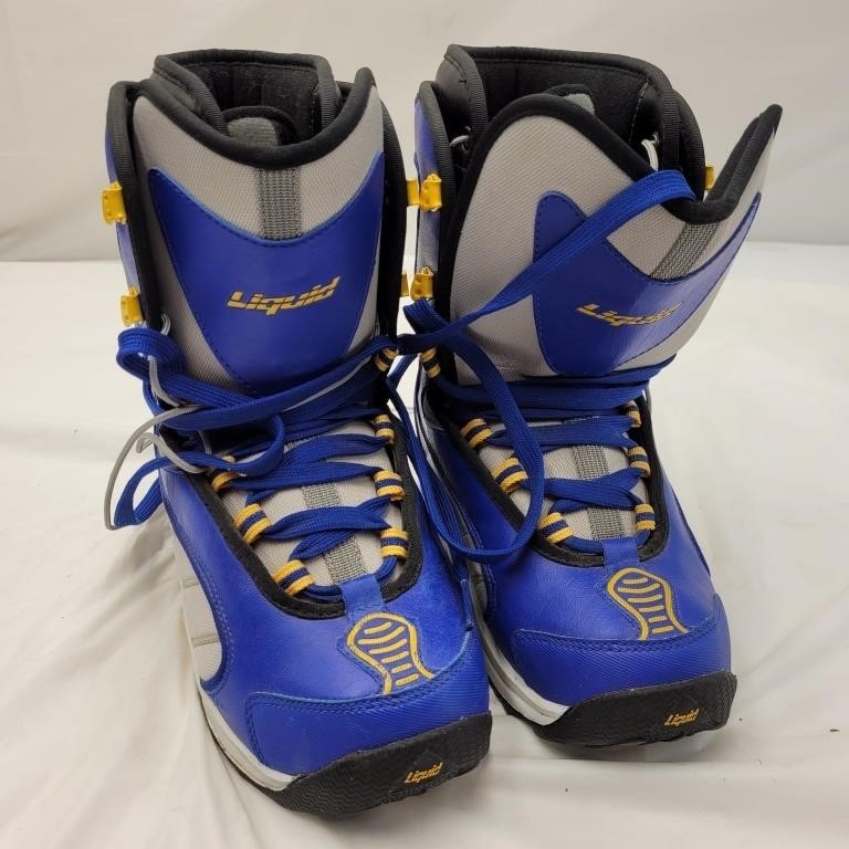 Liquid Women's size 8 ski/snowboard boots