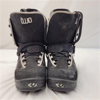 Thirty Two size 10 ski/snowboard boots