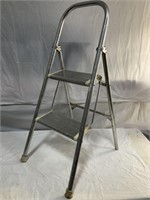 40" Aluminum Folding 2 Step ladder Missing 1