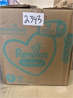 Box of Pampers Cruisers Size 5 Diapers - 128