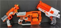 (L) 3 Nerf Guns 

ZombieStrike Flipfury,