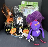 (Q) Halloween Costume & Decorations