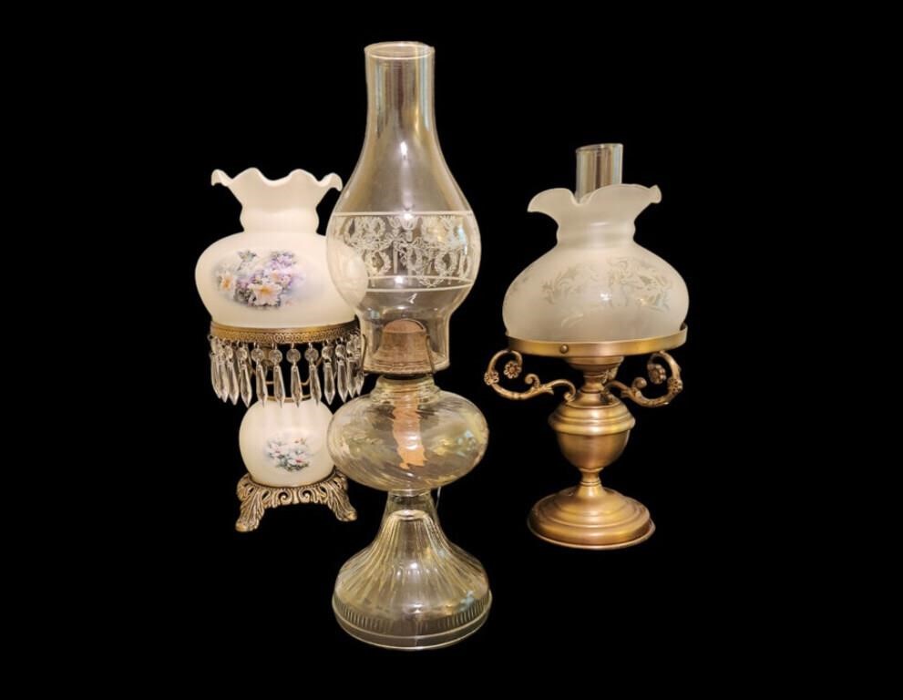 Vintage Lamps and Oil Lamp