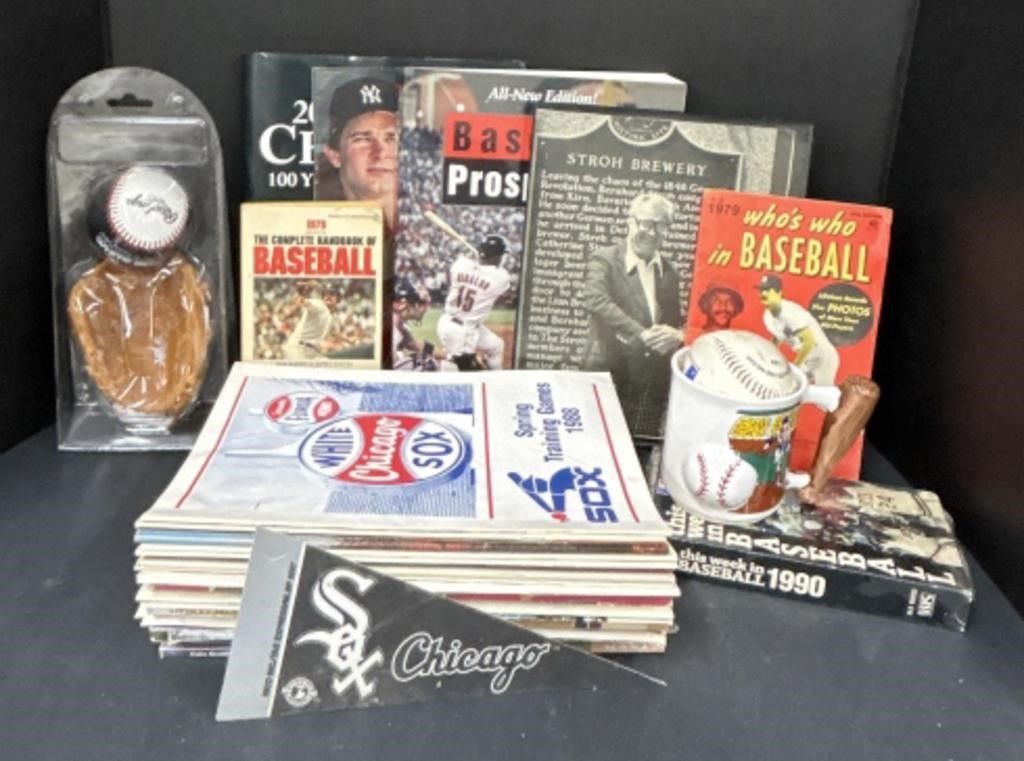 (Q) Collection Of Chicago White Sox Baseball