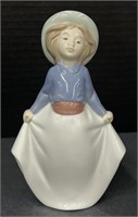 (AK) Vintage LLadro NAO Daiso Figurine...Lady