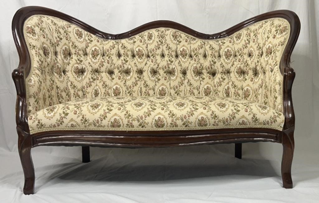 Vintage Victorian Style Settee 
Sofa
