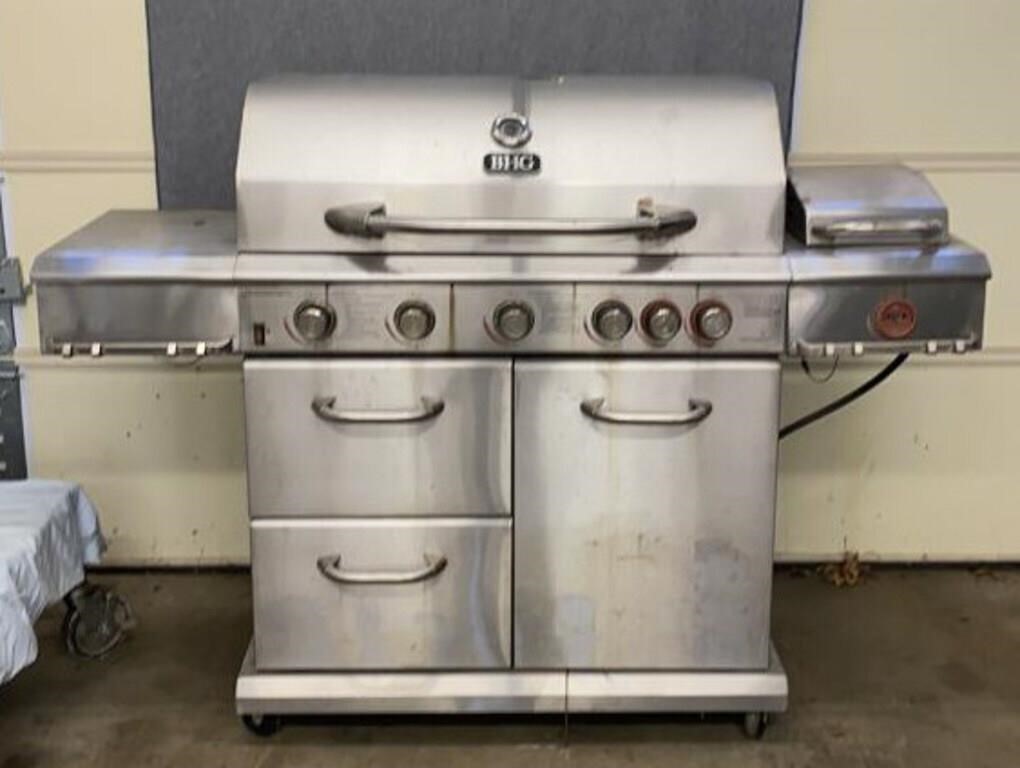 BHG Propane Outdoor Grill (Untested)