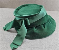 1930s Kentucky Derby Emerald Bonnet Hat