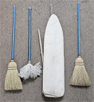 4pc Child's House Cleaning Items