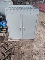 Double door cabnet 36w 22d 36t