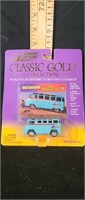 Johnny Lightning Classic Gold Collection VW Bus