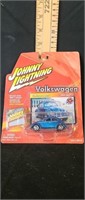 Johnny Lightning 1965 VW beetle-blie