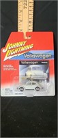 Johnny Lightning 1966 VW beetle-gray
