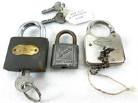 3 cadenas antiques avec clés