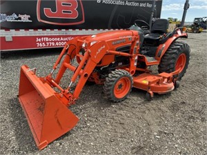 Kubota B3200 HST Tractor With Loader & Deck