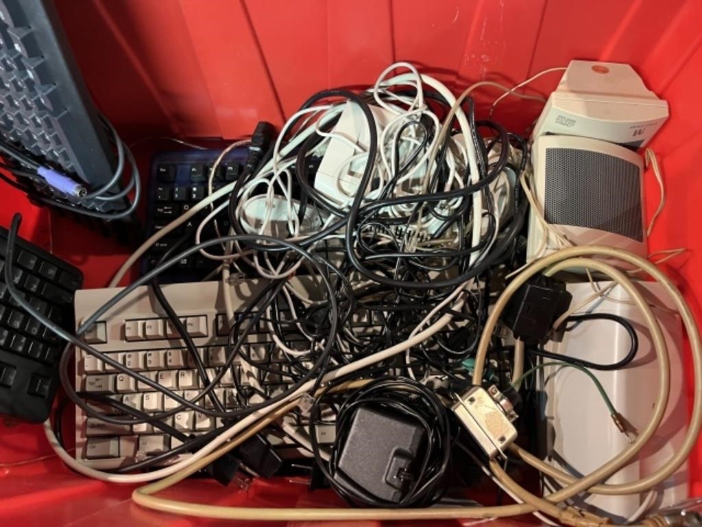 PC KEYBOARDS, WIRE, SPEAKERS & MORE LOT