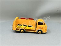 Budgie Toy, Coke Delivery truck & crates - 5" L
