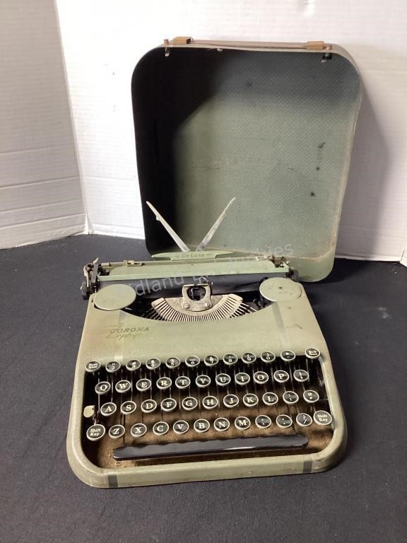 Corona Zephyr Typewriter