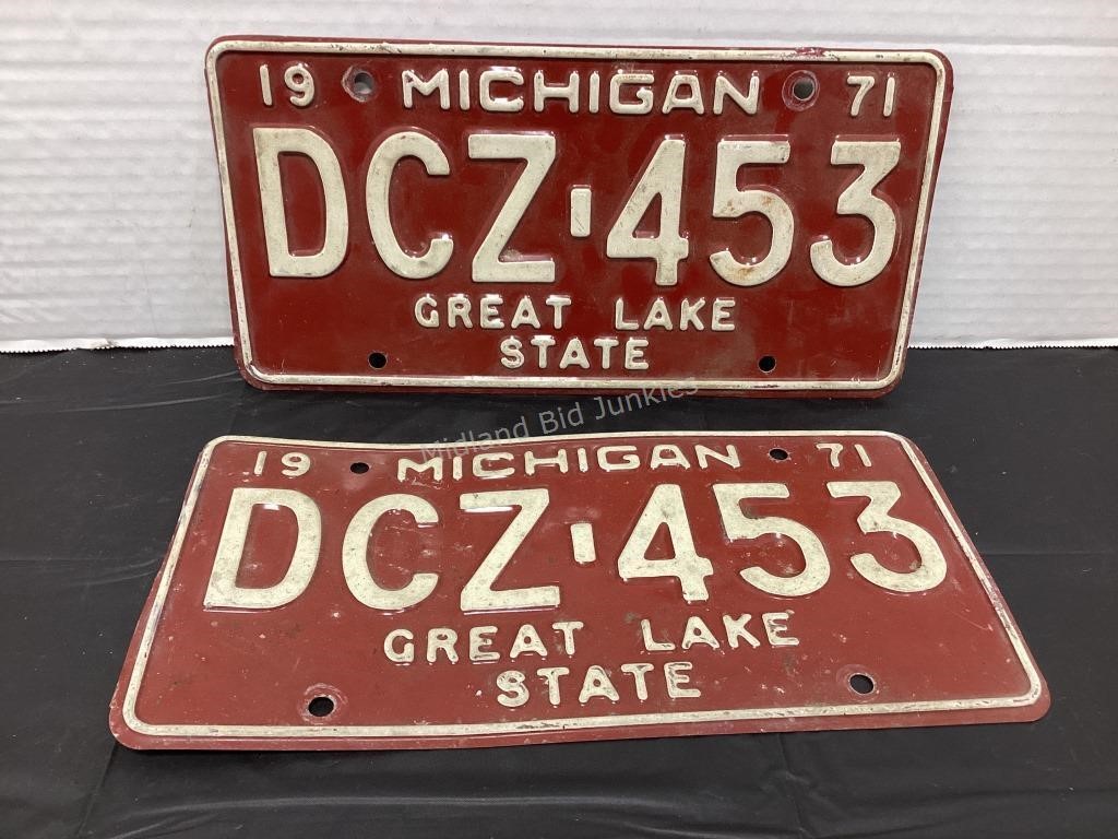 1971 Michigan Matched Set License Plates