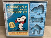 Snoopy Dog Biscuit & Cookbook Kit NIP