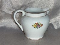 Small Creamer Made in England, Pretty Flowers