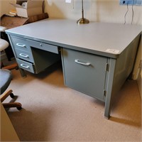 Metal Office Desk in Good Condition