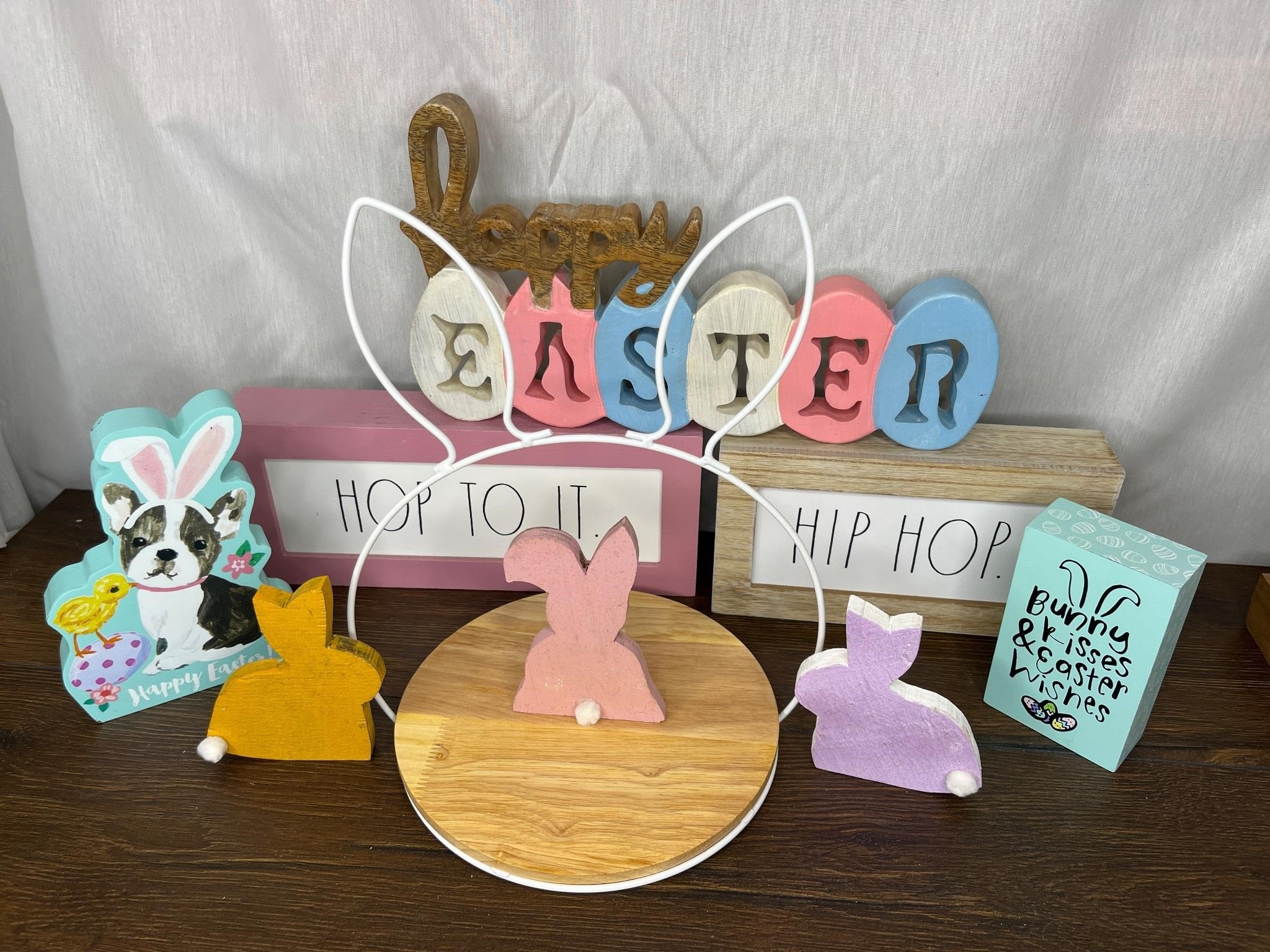 Lot of Wood Easter Signs & Decorations