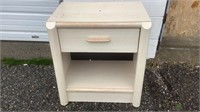 One Drawer Nightstand / Side Table