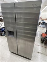 Whirlpool Refrigerator (works) (no handles)