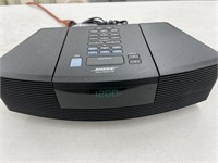 Bose Wave Radio/CD w/ Remote (powers on)