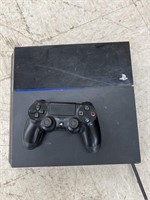 Play Station 4 w/ Controller (powers on)