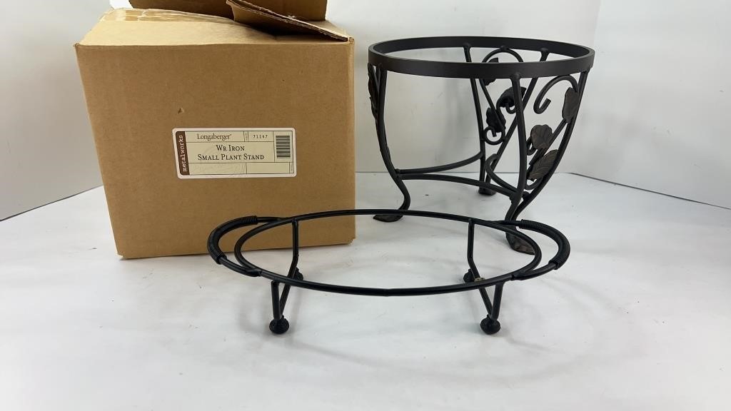 WROUGHT IRON SMALL PLANT STAND