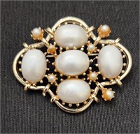 Vntg CORO Brooch