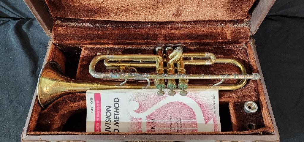 Olds Ambassador Trumpet w/Case