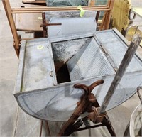 Vintage wash tub & wood drying rack