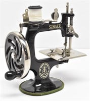 Antique 20-1 Mini Singer Child's Sewing Machine