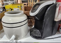 Keurig 2.0 coffee maker & Ceramic water jug