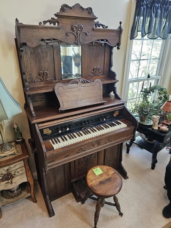 ANTIQUE BECKWITH ORGAN & STOOL