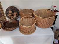 5 Wicker baskets and sifters