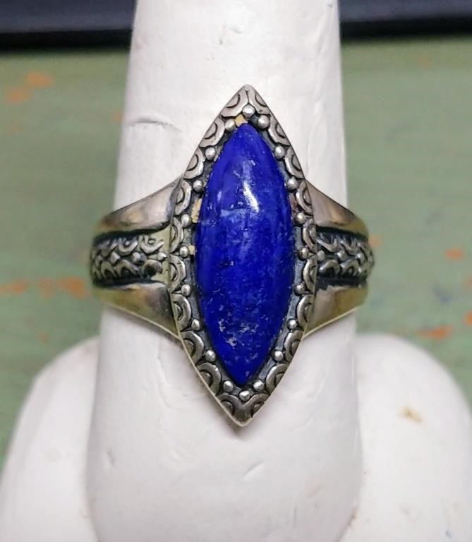 STERLING SILVER RING W/ BLUE STONE SZ 8.5