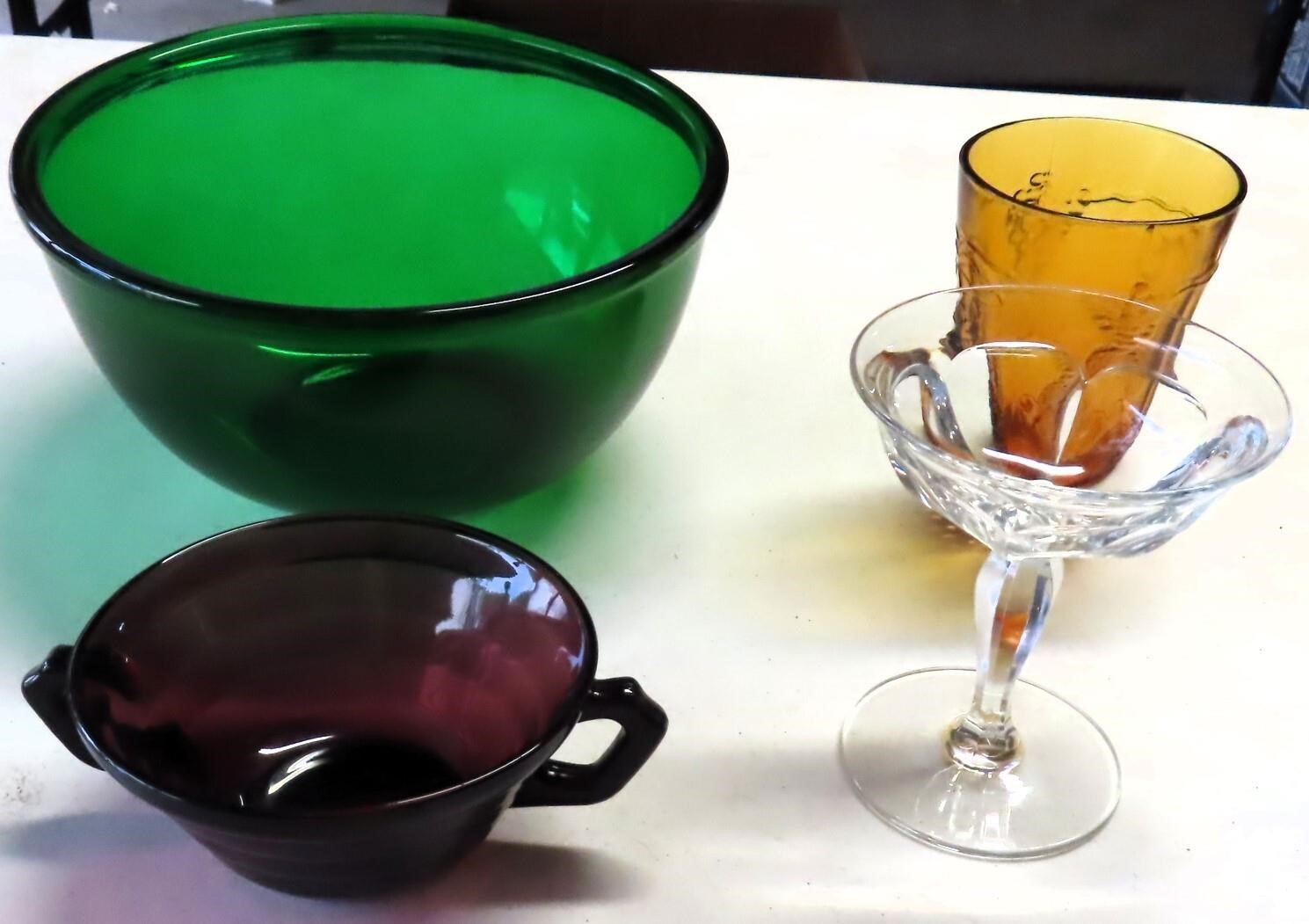 8" Emerald Green Bowl, Heisey Glass, Amethyst,