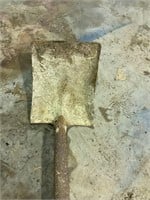 Square shovel working tool
