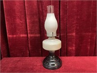 Black & White Frosted 18.5" Oil Lamp