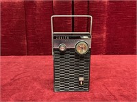 Zenith Royal 275 Transistor Radio - Not Tested