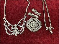 Vintage Necklaces, Earrings & Broach