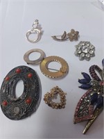 Lot of Various Brooches and Hair Clip w/