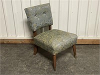 Vintage Dressing / Parlor Chair 19"w x 30"