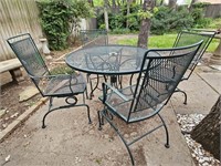 Green Metal Patio Set: Table w/ 4  Spring Chairs