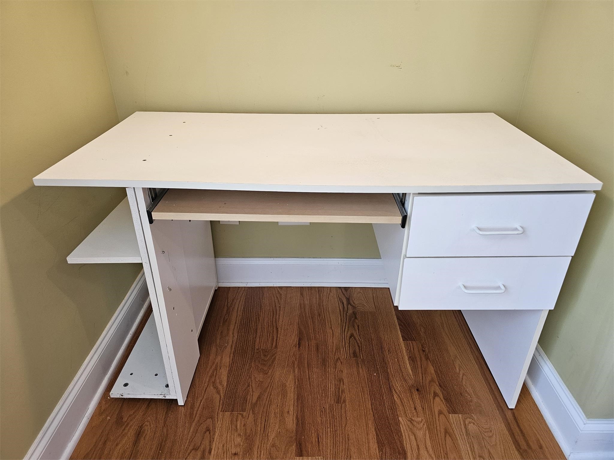 white desk/craft station